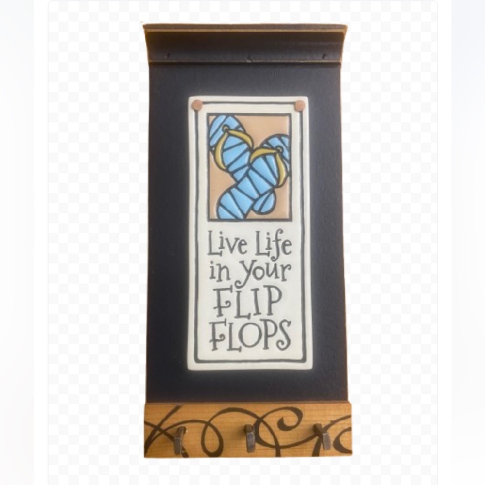 Macone Clay “Live life in Your Flip Flops” Wall Plaque with Hooks for Keys Leash